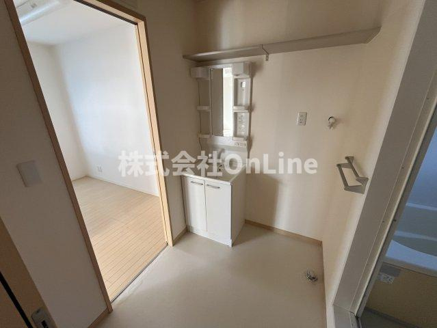 八尾市南小阪合町２丁目のアパートの洗面所