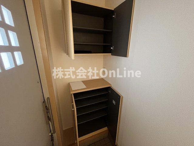 八尾市南小阪合町２丁目のアパートの収納
