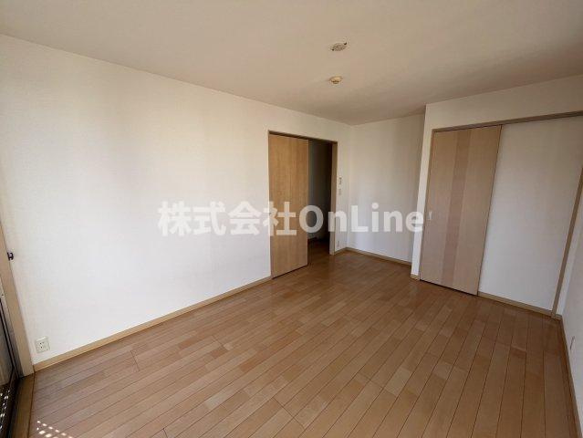 八尾市南小阪合町２丁目のアパートの寝室