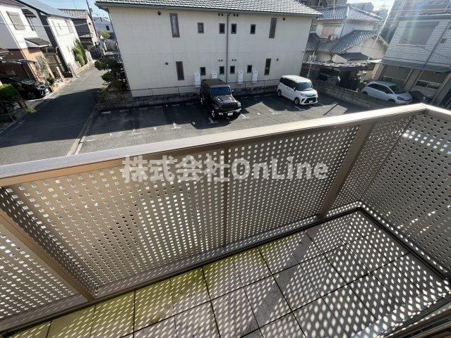 八尾市南小阪合町２丁目のアパートのバルコニー