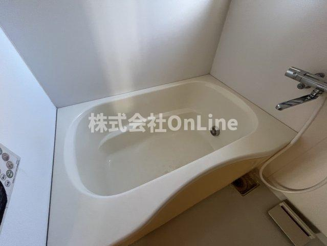 八尾市南小阪合町２丁目のアパートの浴室