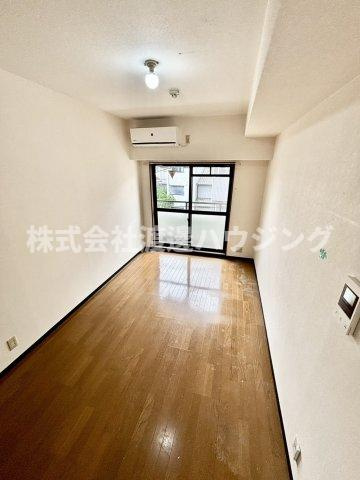 パーマネンス都島の居間・リビング
