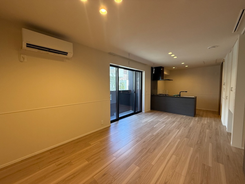 西宮市甲東園２丁目の賃貸マンションの居間・リビング