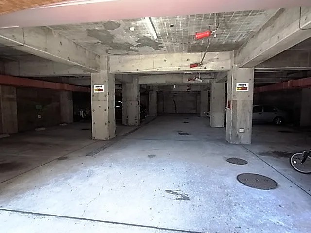 グランドビスタ北野の駐車場