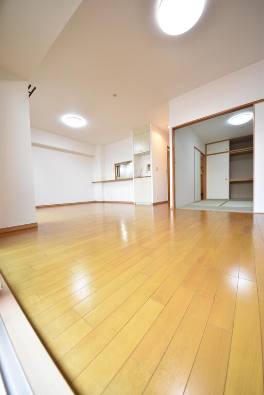 神戸市中央区吾妻通２丁目の賃貸マンションの居間・リビング