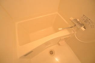 シンプルで使いやすい浴室です！