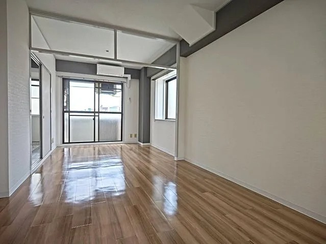 神戸市東灘区御影中町７丁目の賃貸マンションの居間・リビング