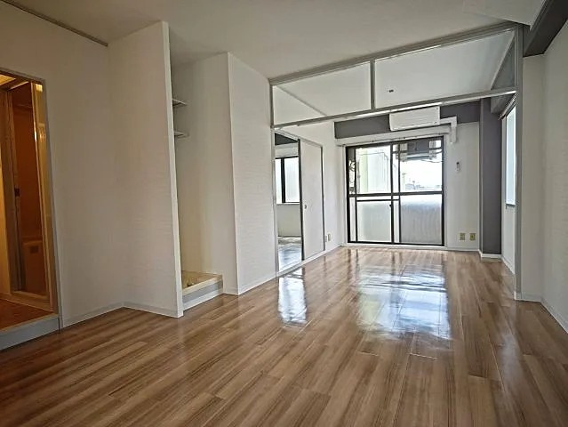神戸市東灘区御影中町７丁目の賃貸マンションの居間・リビング