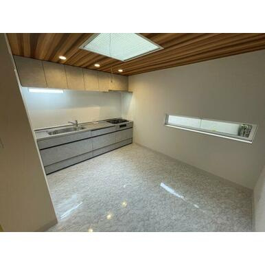 西宮市相生町の賃貸マンションの居間・リビング
