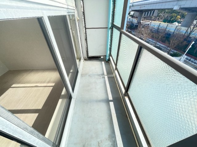 芦屋市平田北町の賃貸マンションのバルコニー