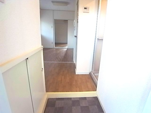 芦屋市平田北町の賃貸マンションの玄関