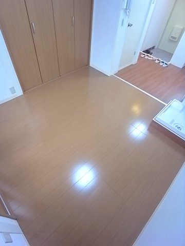 芦屋市平田北町の賃貸マンションの居間・リビング