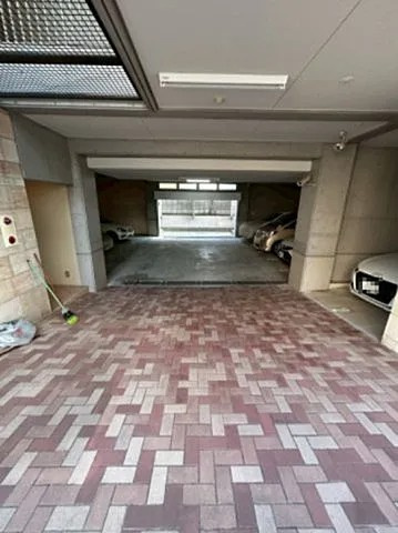 芦屋市大桝町の賃貸マンションの駐車場