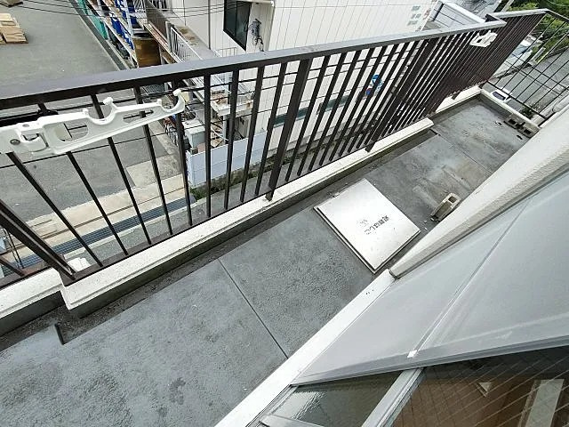 神戸市中央区筒井町３丁目の賃貸マンションのバルコニー