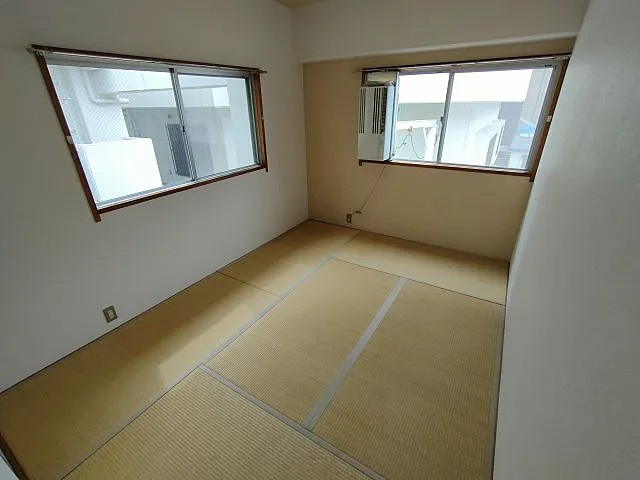 神戸市中央区筒井町３丁目の賃貸マンションの居間・リビング