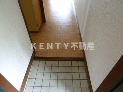 【玄関】 | マンション渡辺 | 収納もある玄関です