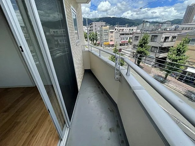 神戸市灘区鹿ノ下通３丁目の賃貸マンションのバルコニー