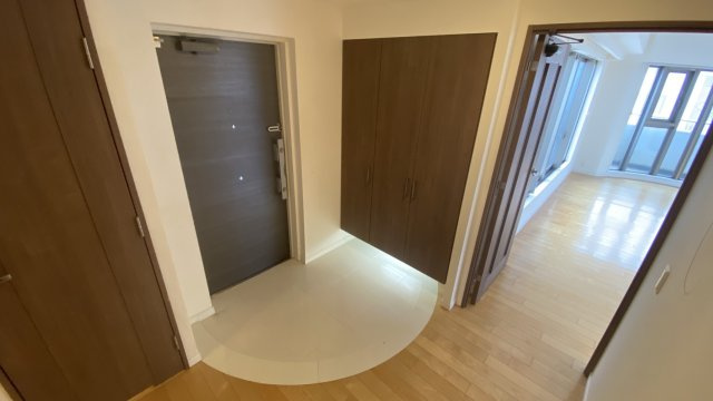西宮市甲子園口４丁目の賃貸マンションの玄関