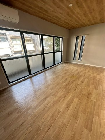 神戸市東灘区本庄町１丁目の賃貸マンションの居間・リビング