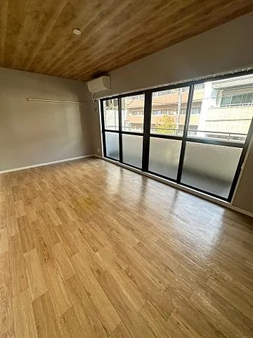 神戸市東灘区本庄町１丁目の賃貸マンションの居間・リビング