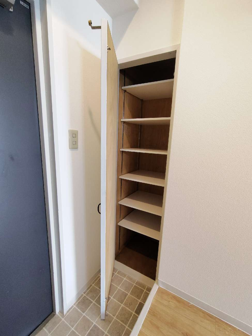 神戸市灘区城内通４丁目の賃貸マンションの収納