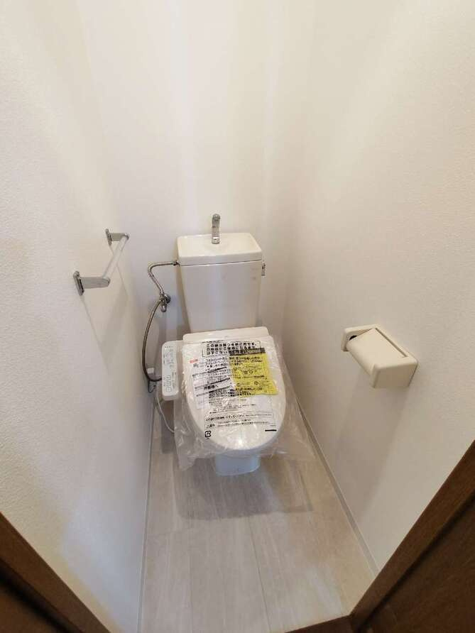神戸市灘区城内通４丁目の賃貸マンションのトイレ