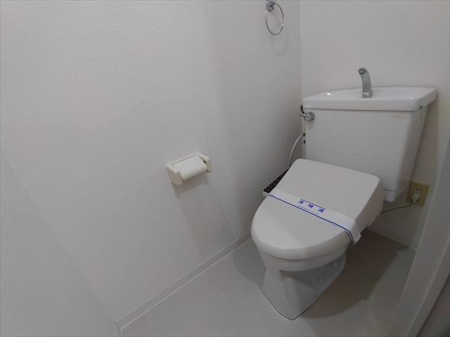 芦屋市船戸町の賃貸マンションのトイレ