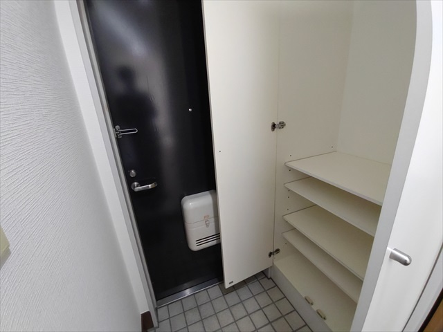 芦屋市船戸町の賃貸マンションの玄関