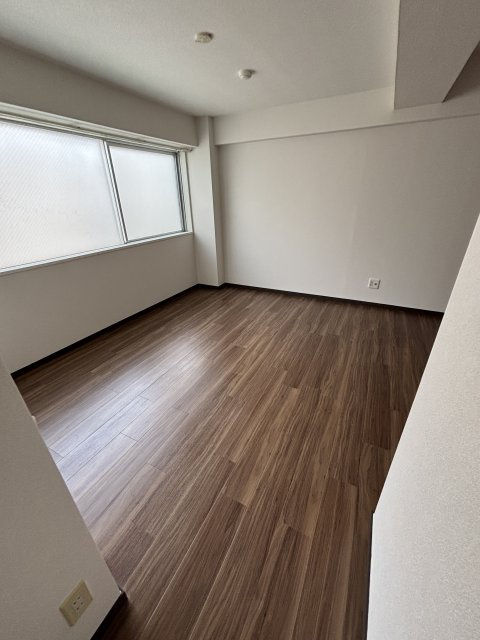 芦屋市船戸町の賃貸マンションの居間・リビング