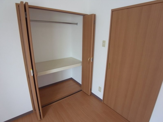 芦屋市津知町の賃貸マンションの収納