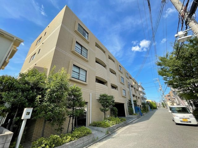 芦屋市津知町の賃貸マンションの外観