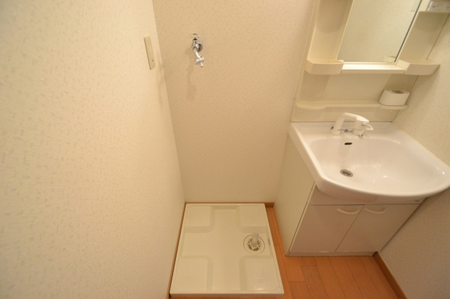 神戸市中央区元町通５丁目の賃貸マンションの洗面所