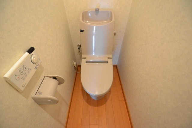 神戸市中央区元町通５丁目の賃貸マンションのトイレ