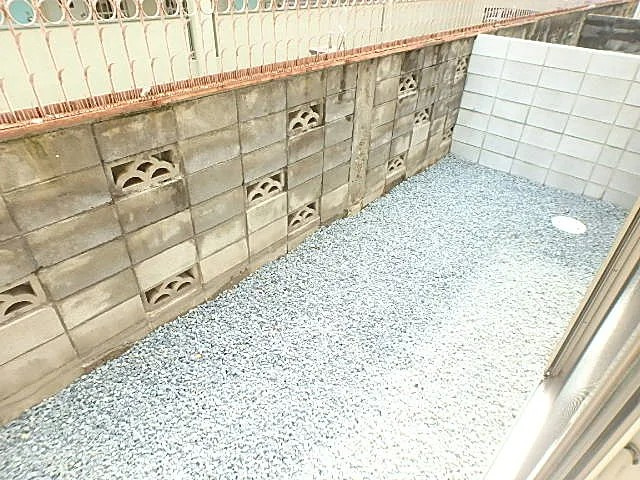 神戸市東灘区御影石町２丁目の一戸建ての庭