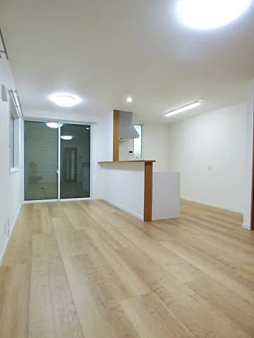 神戸市東灘区御影石町２丁目の一戸建ての居間・リビング