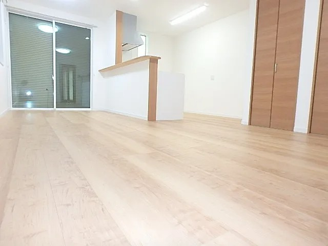 神戸市東灘区御影石町２丁目の一戸建ての居間・リビング