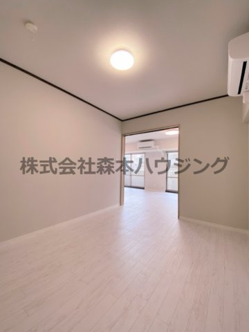 【洋室】 | 　PHOENIX COURT 交野Ⅰ | 使いやすい洋室です