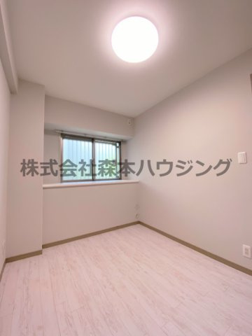 【洋室】 | 　PHOENIX COURT 交野Ⅰ | 明るい洋室です