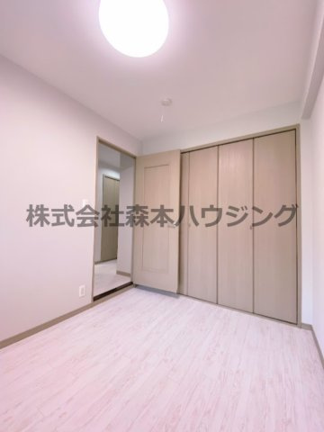 【洋室】 | 　PHOENIX COURT 交野Ⅰ | 落ち着いた色調の洋室です