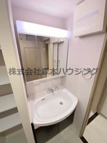 【独立洗面台】 | 　PHOENIX COURT 交野Ⅰ | 独立洗面台あり、毎朝おしゃれに忙しい女性の方におすすめです