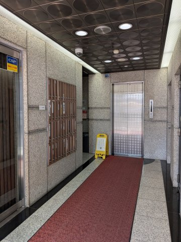 アンビション三和のロビー