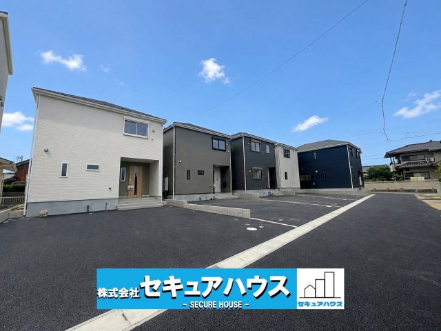 【本日ご案内可能】大府市朝日町5丁目　全5棟の外観|【現地外観写真】
◆本日ご案内可能♪365日営業中！！！
◆駐車並列2台可能！オプション工事でカーポート設置などいかがでしょうか。
その他にも、フェンスなどの「オプション工事」もご提案いたします♪　　