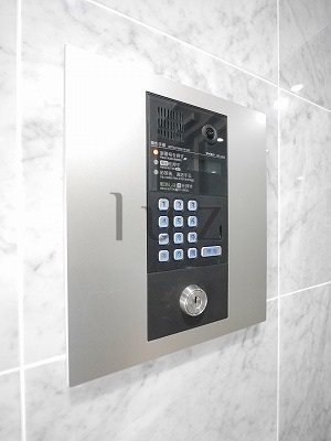 グレイスヒルズヨコハマのセキュリティ|モニター付きオートロック完備で女性も安心です。