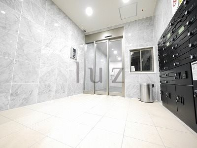 グレイスヒルズヨコハマのエントランス|綺麗な重厚感のあるエントランスです☆