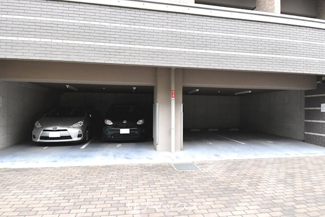 【駐車場】