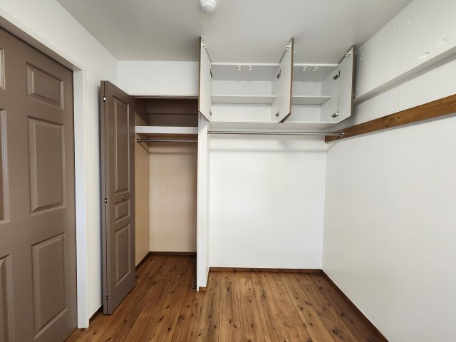 第2マンションみやさとの収納|別部屋（参考写真）※建具カラー、設備等も異なります。