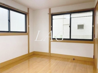 【居間・リビング】 | メゾン坂上 | 洋室のお部屋です。
