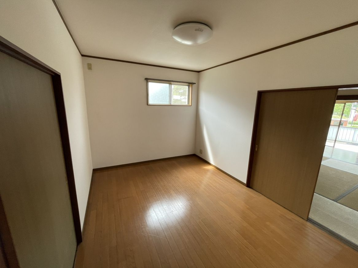 川島貸家の洋室