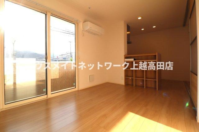 シャインピークス大和 Ａの居間・リビング|ＬＤＫ9.9帖