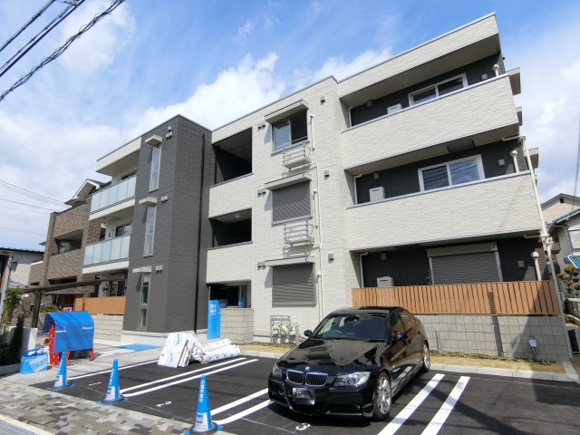 AZUR上中条の外観